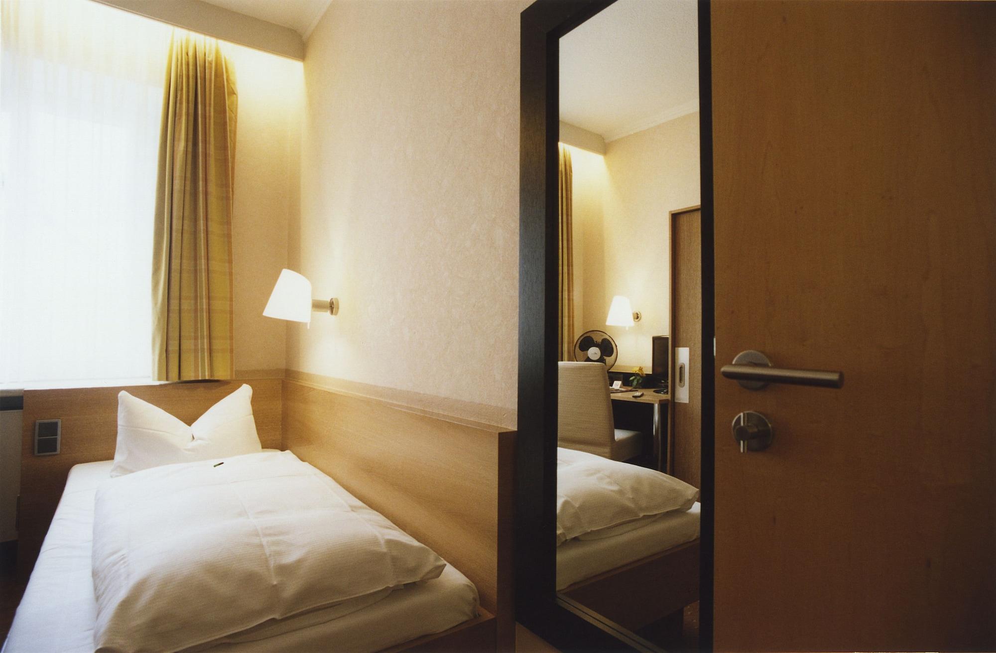 Hotel Jedermann Munich Exterior photo